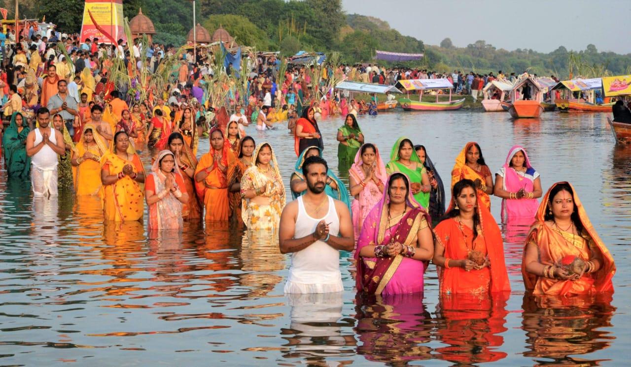 Chhath Puja: A Sacred Festival Celebrating the Sunset and Sunrise - Festivals article